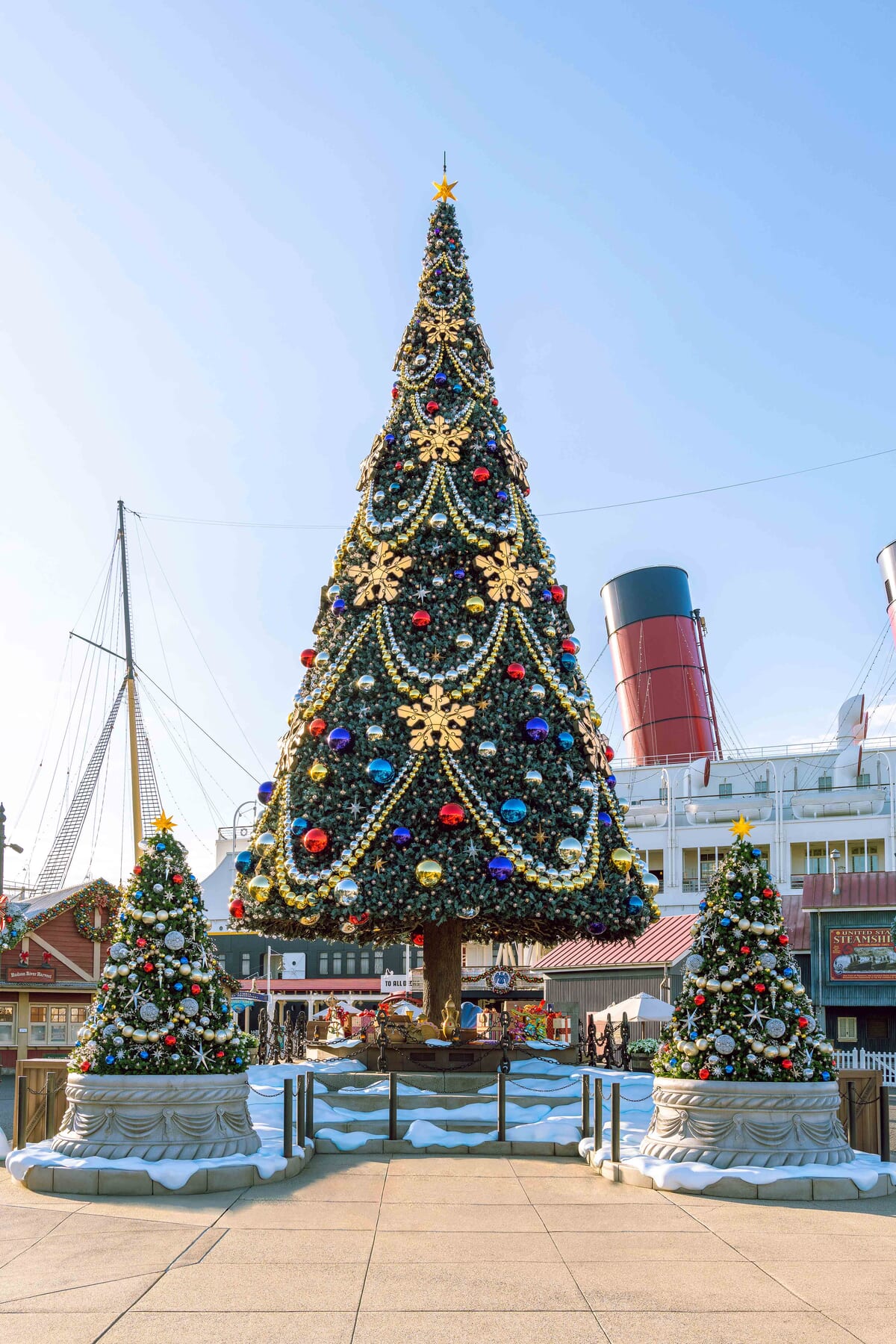 東京ディズニーシー アメリカンウォーターフロントのクリスマスツリー
